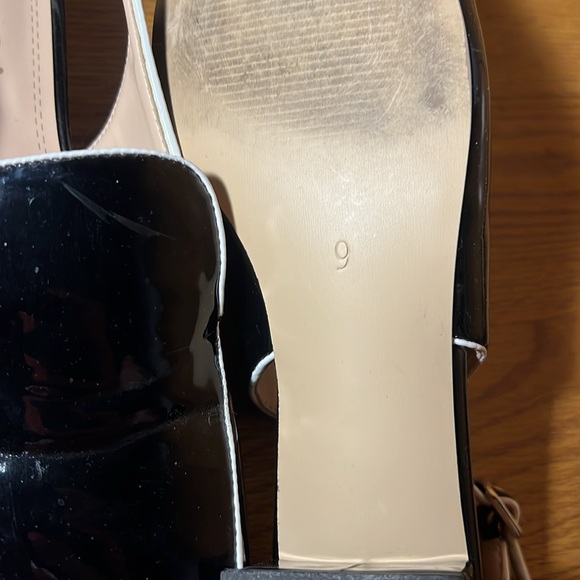 YDN Sandal - Picture 2 of 3